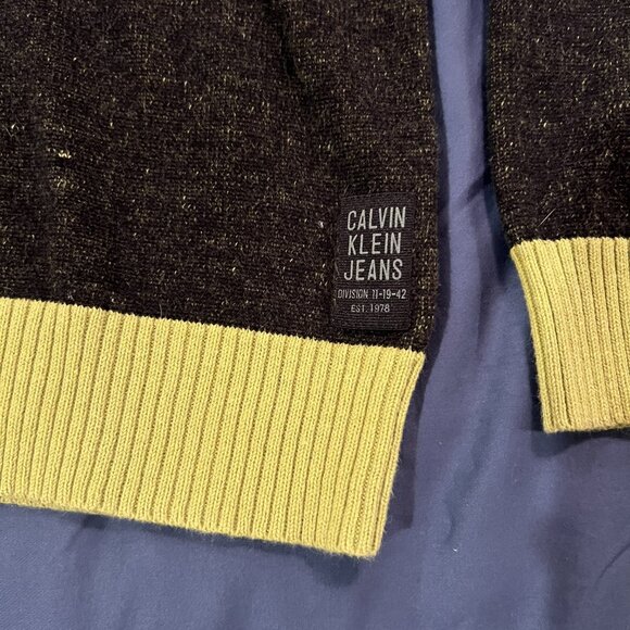 Calvin Klein Jeans Quarter-Zip Sweater โ Size Large - Picture 3 of 5